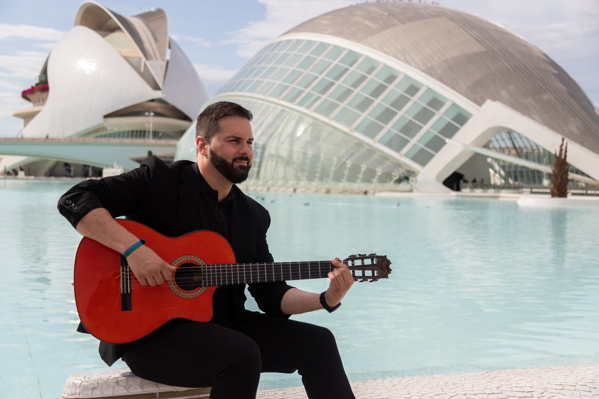 Daniel de JARITÉ con la guitarra